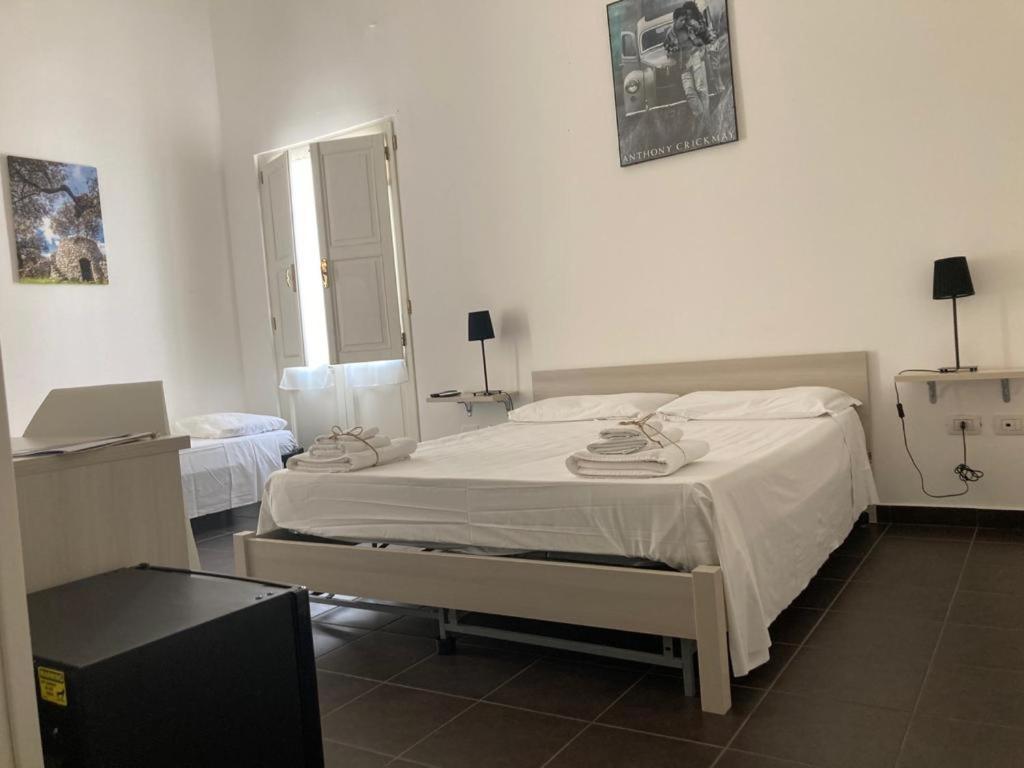 Gatto Bianco La Dimora Storica Acomodação com café da manhã Lecce Exterior foto