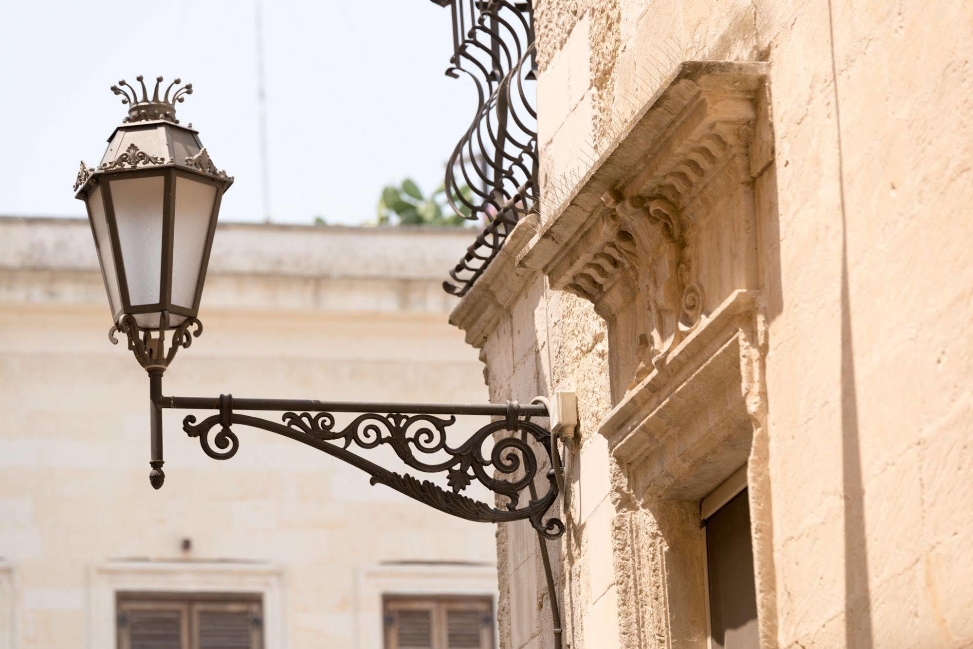Gatto Bianco La Dimora Storica Acomodação com café da manhã Lecce Exterior foto