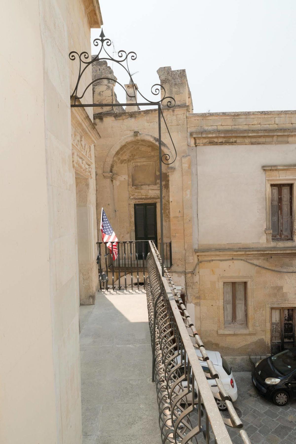 Gatto Bianco La Dimora Storica Acomodação com café da manhã Lecce Exterior foto